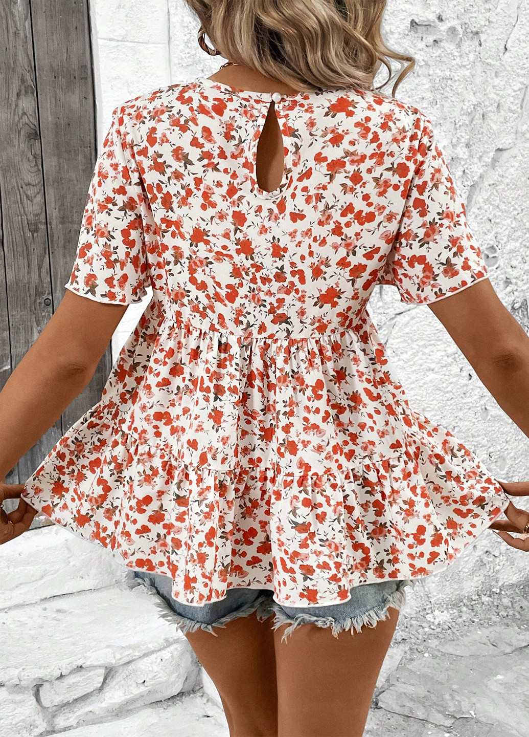 Біла блуза з баскою SHEIN