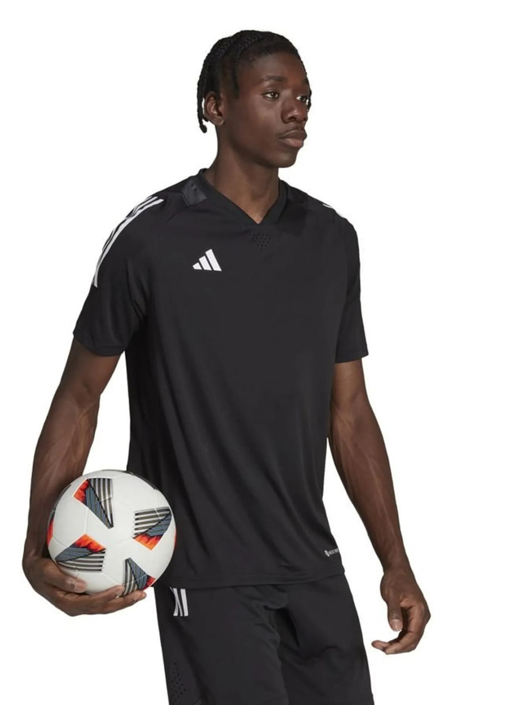 Чорна футболка adidas