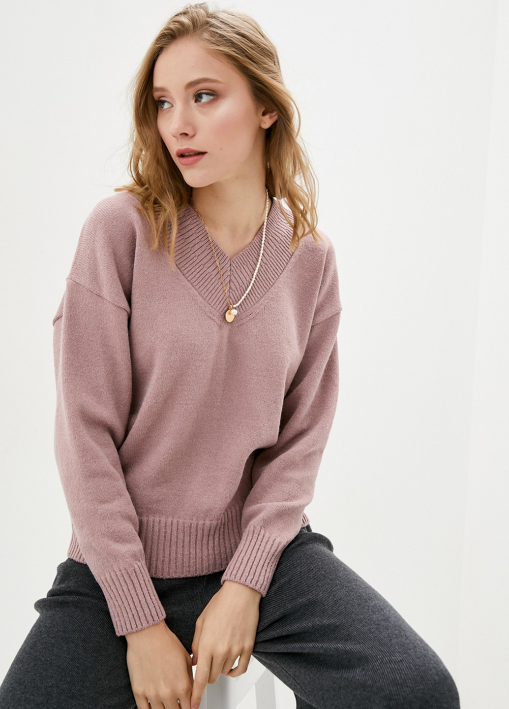 Пудровый демисезонный пуловер пуловер Sewel