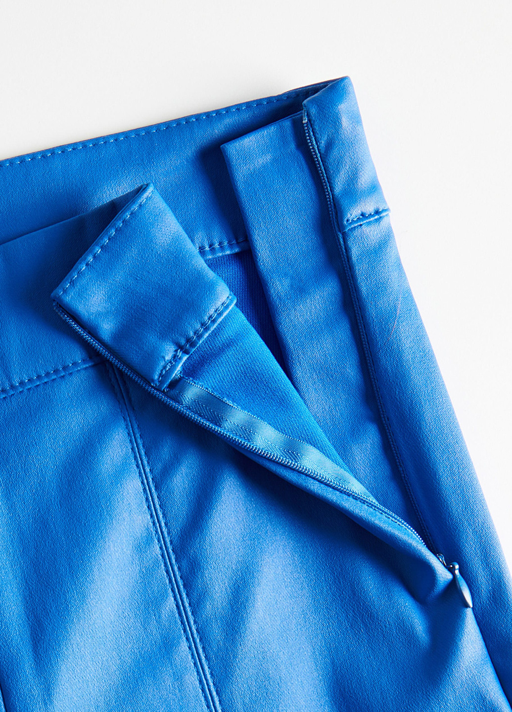 Синие кэжуал демисезонные зауженные брюки Reserved