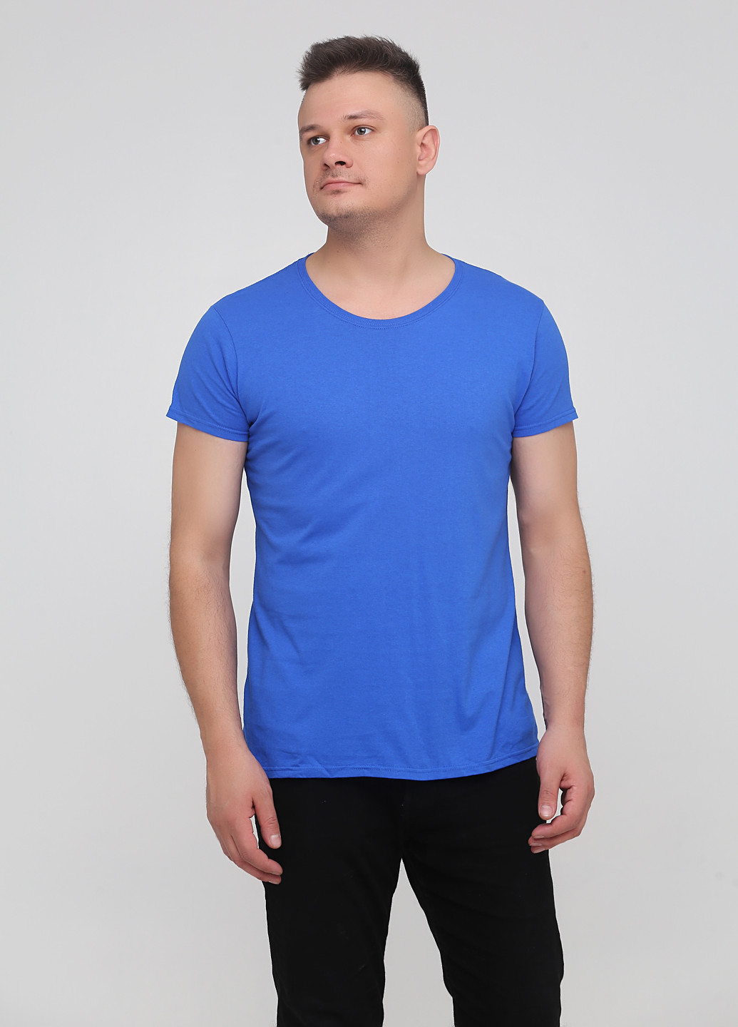 Светло-синяя футболка Gildan