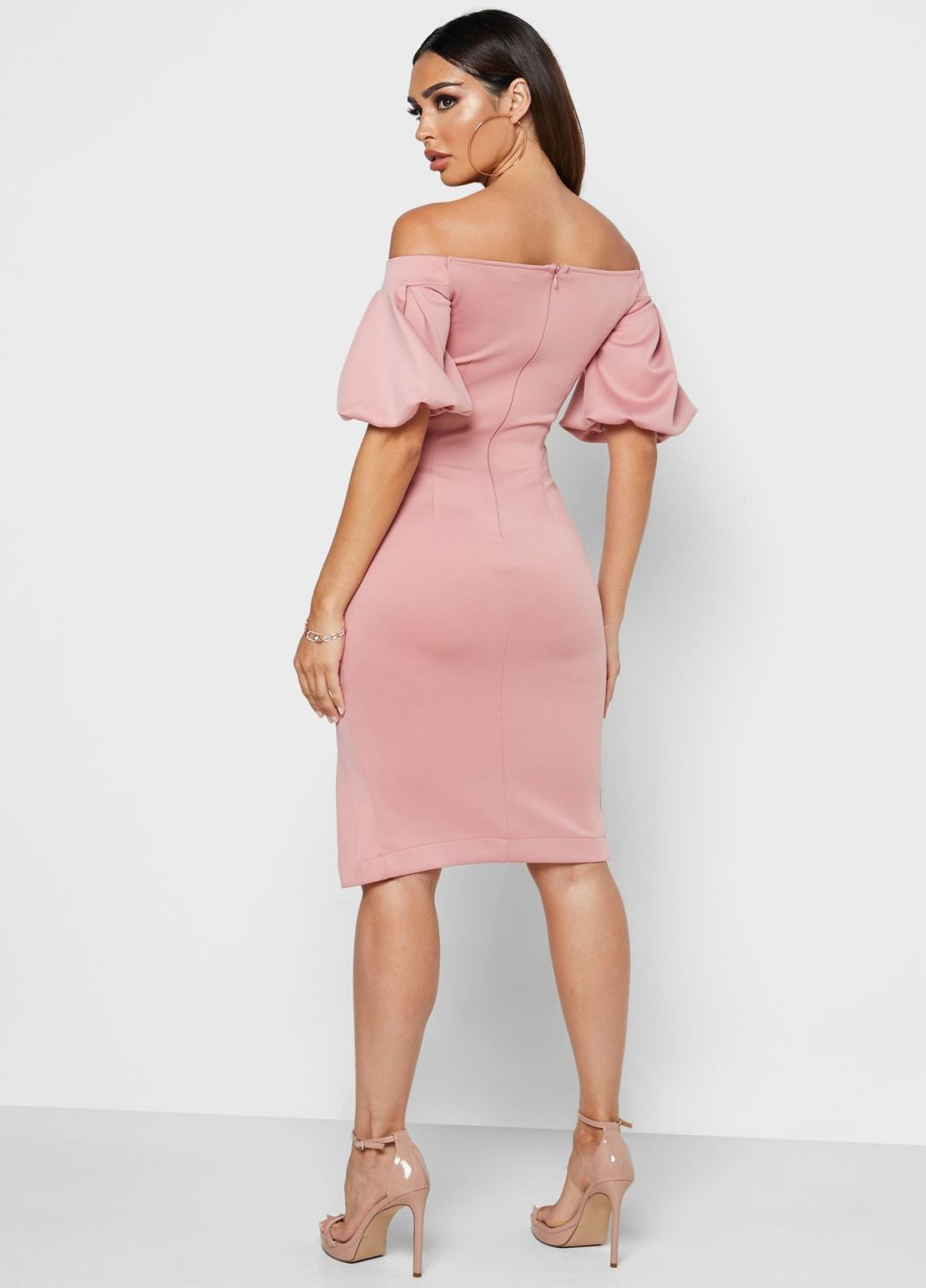 Розовое коктейльное платье с открытыми плечами Lipsy