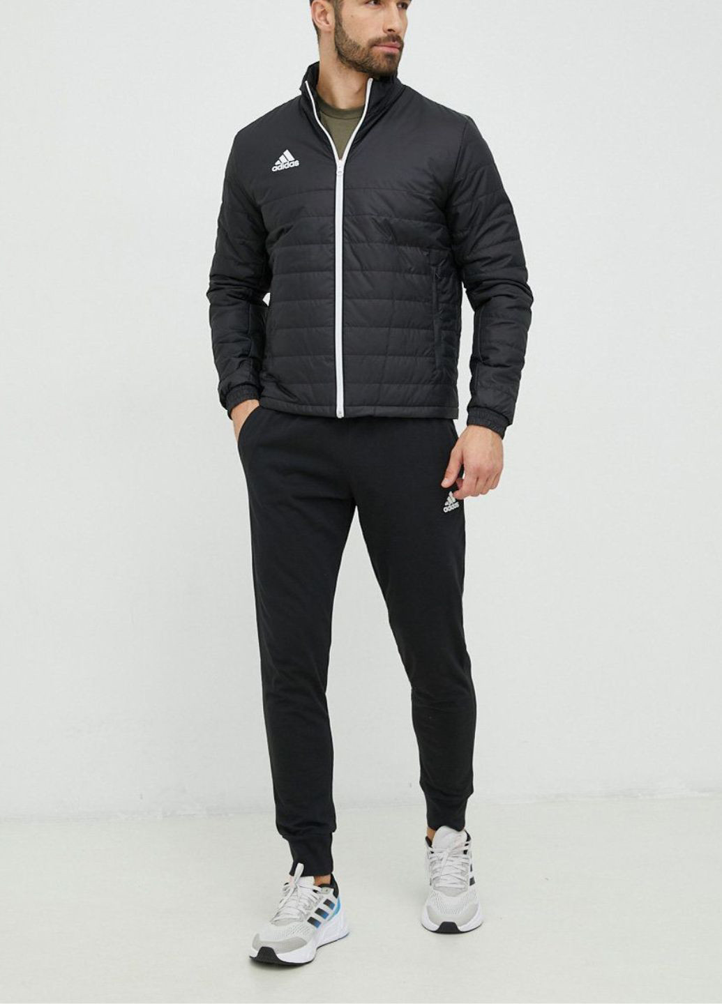 Чорна демісезонна куртка ib6070 adidas Performance