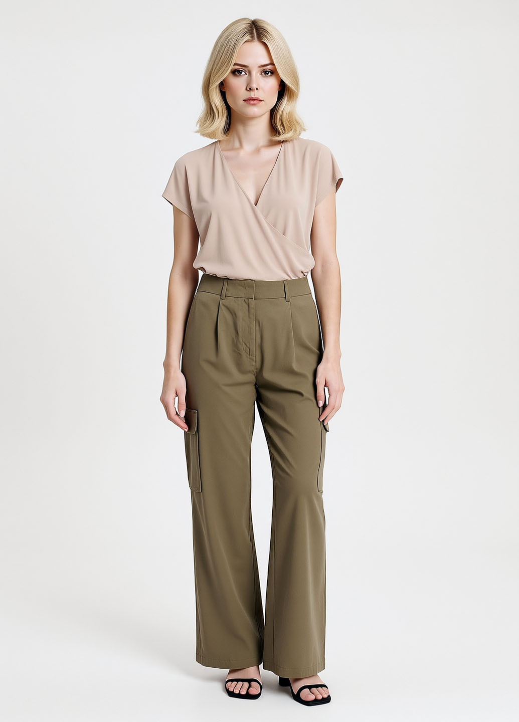 Пудровая блуза на запах Reserved