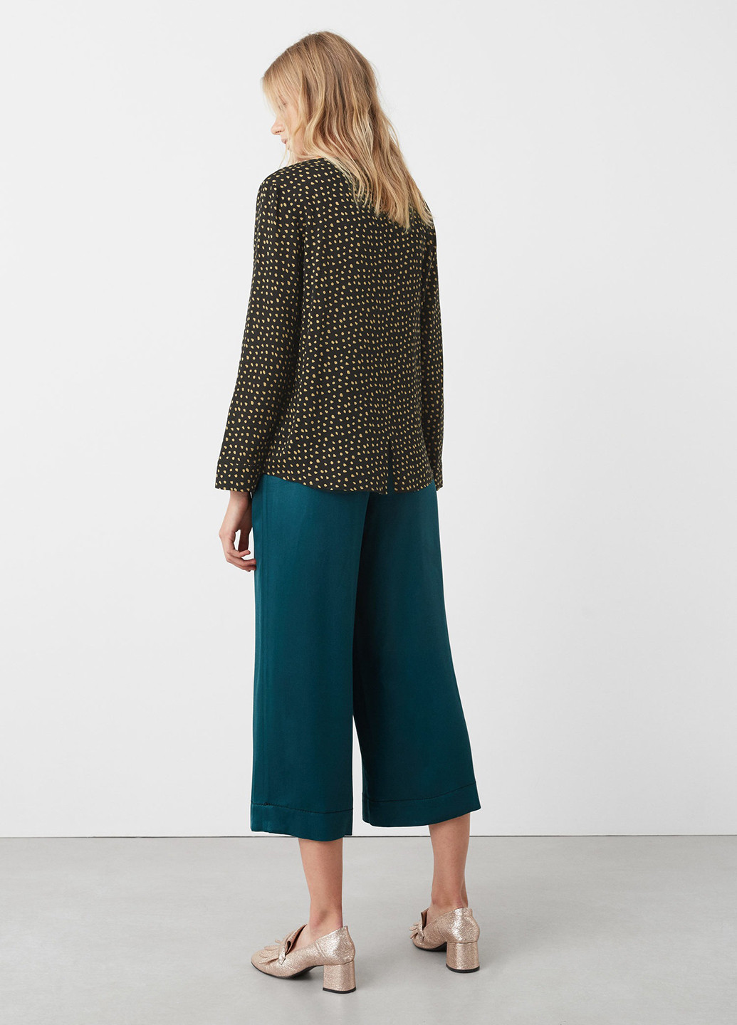 Чёрная блуза Mango