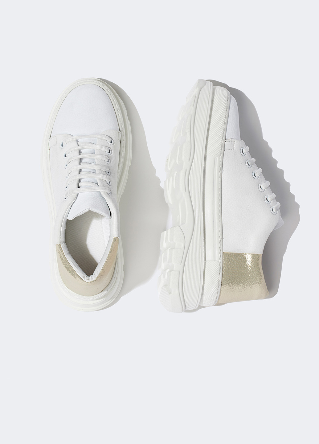 Белые демисезонные кроссовки DeFacto