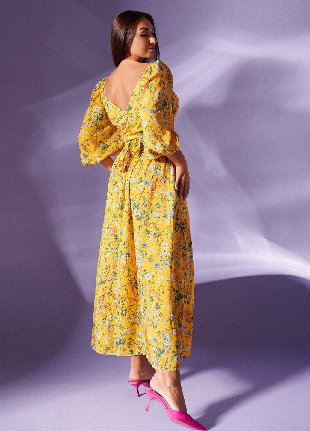 Желтое кэжуал платье клеш LibeAmore с цветочным принтом