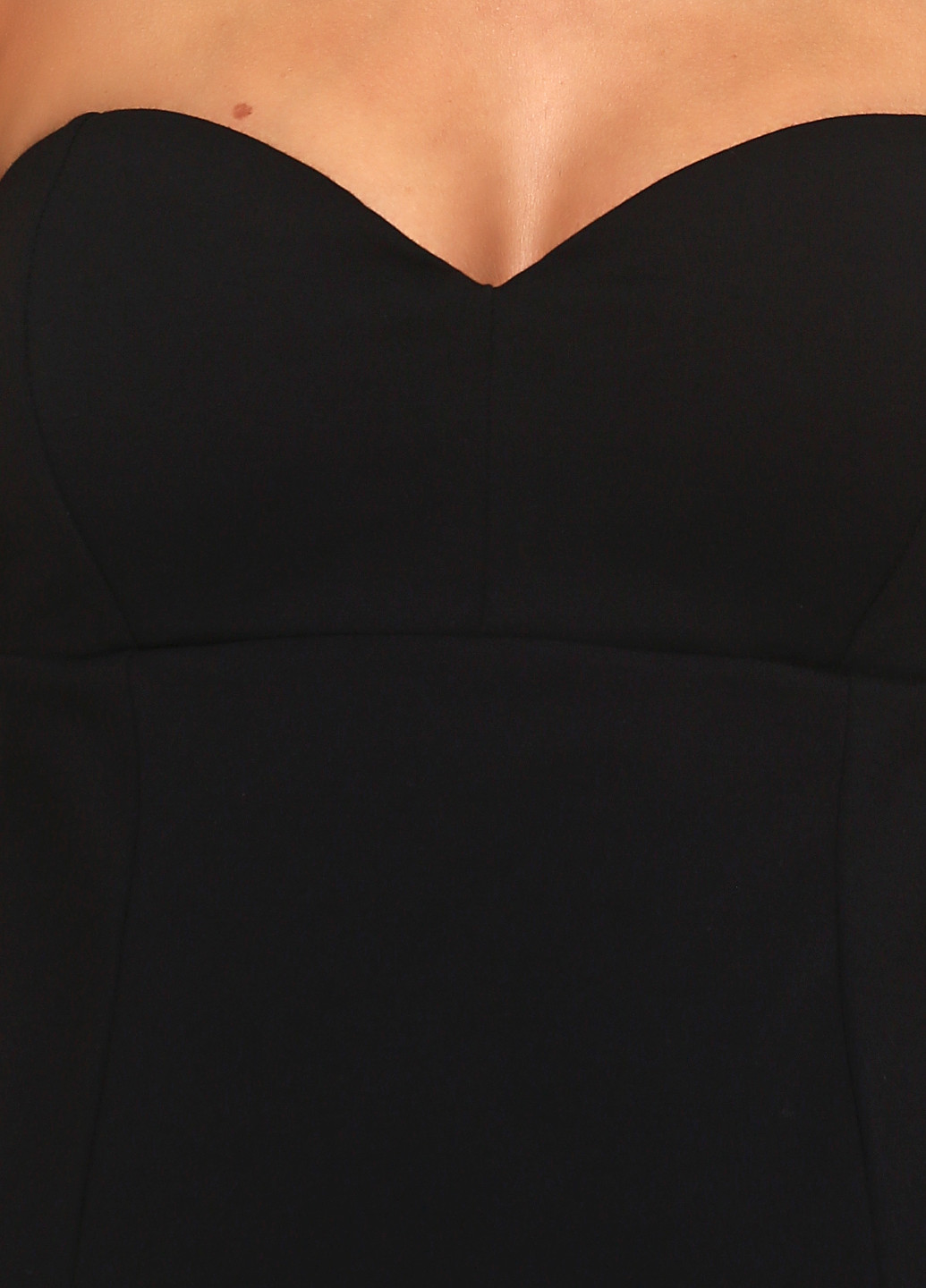 Чорна коктейльна сукня з відкритими плечима Guess by Marciano однотонна