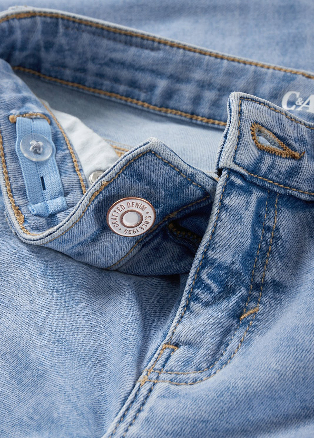 Голубые демисезонные зауженные джинсы C&A