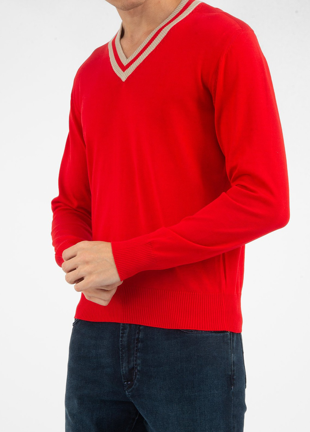 Пуловер цвета фуксии с V-образным вырезом Cortigiani (228877497)