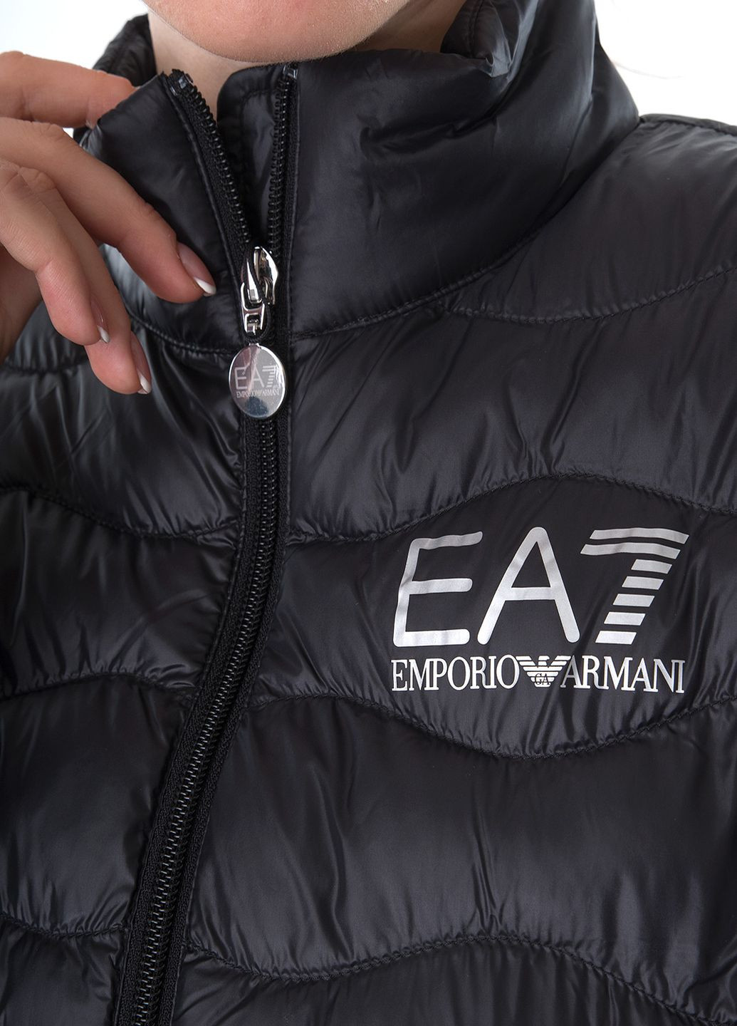 Чорна демісезонна куртка ARMANI EA7