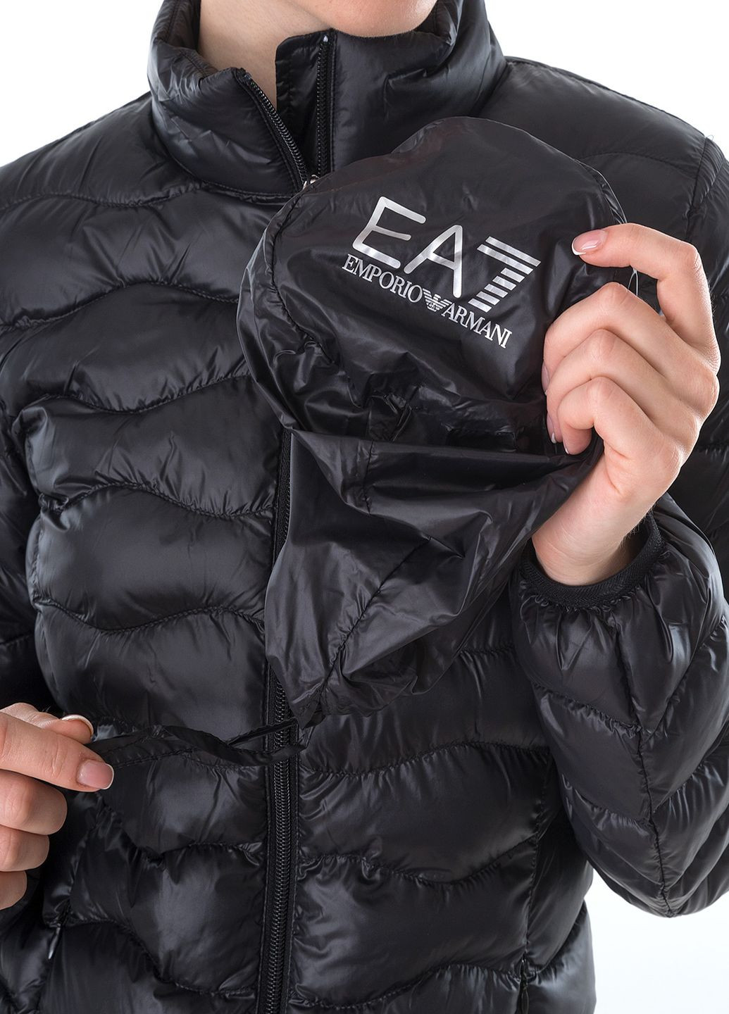 Чорна демісезонна куртка ARMANI EA7