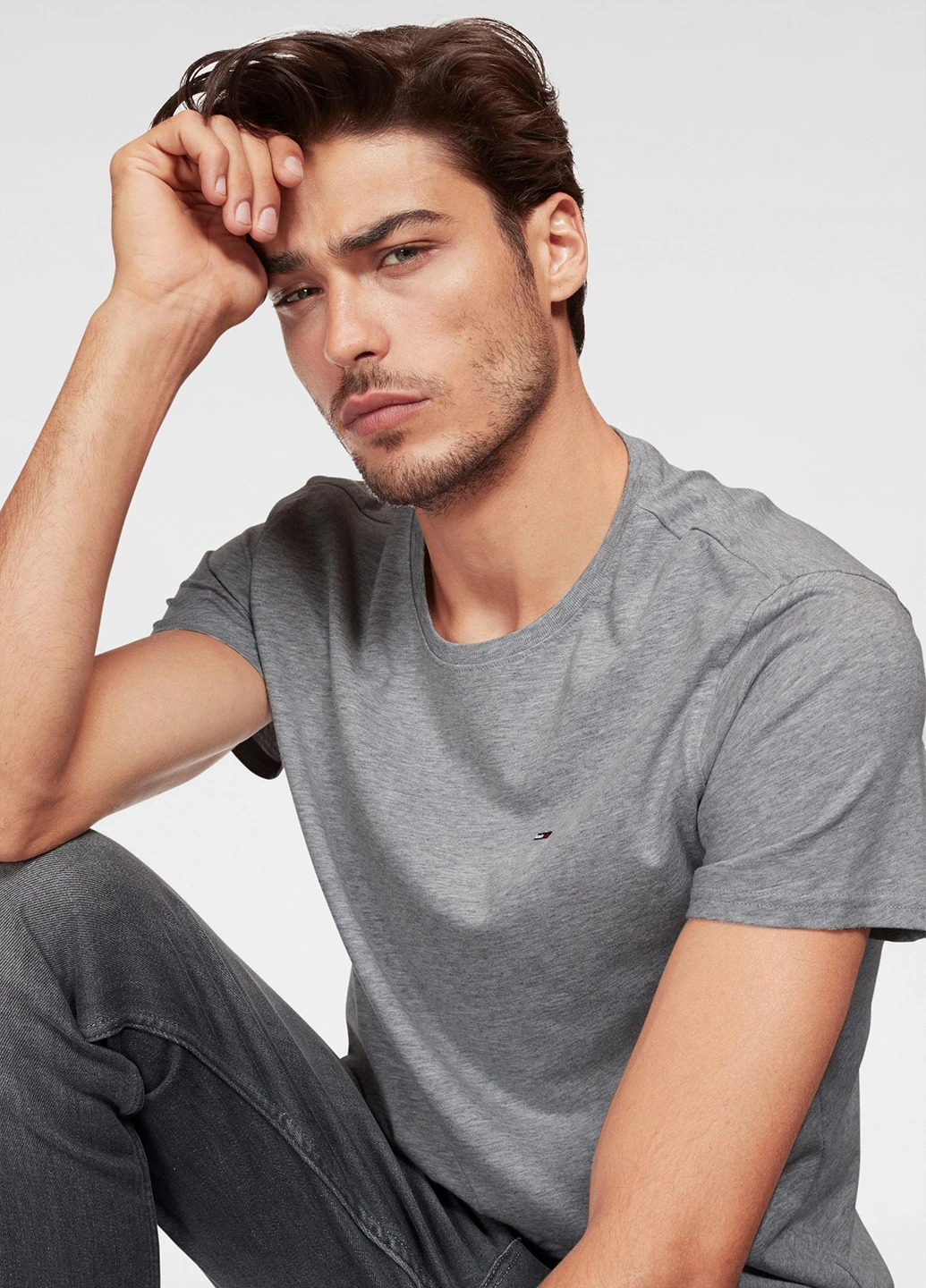 Серая футболка Tommy Jeans