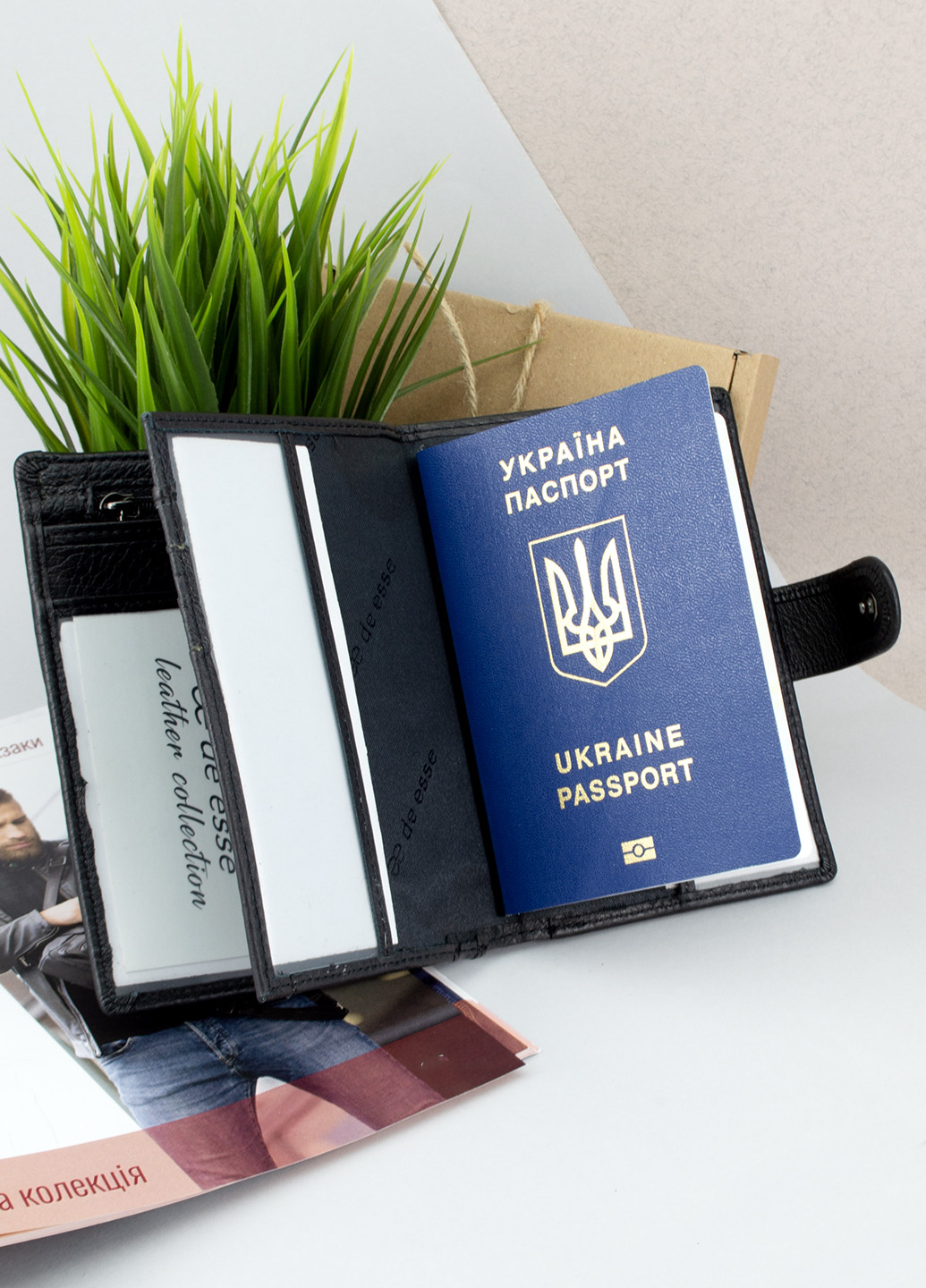 Портмоне мужское кожаное LC47835 с отсеком для паспорта черное De Esse (256549998)