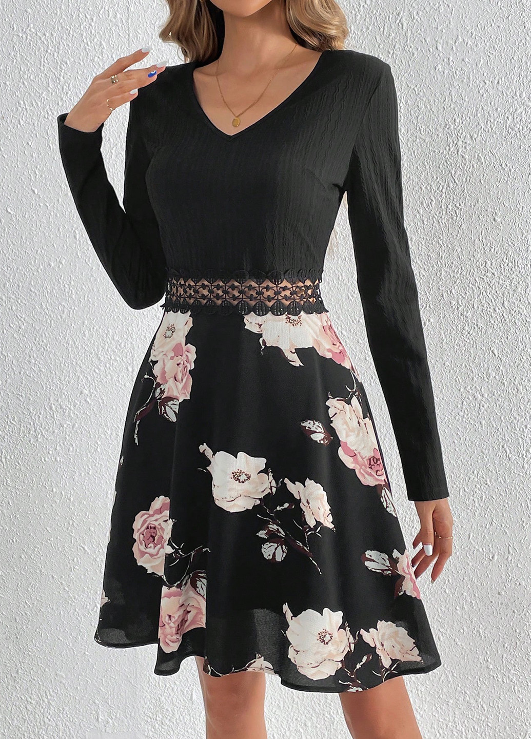 Черное кэжуал платье клеш SHEIN с цветочным принтом