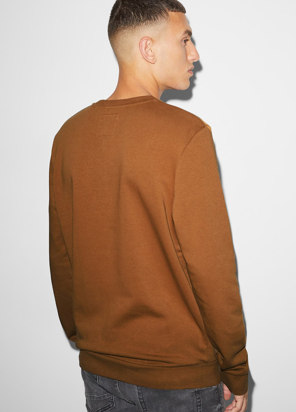 Коричневый свитшот C&A надпись без декора (322987249)