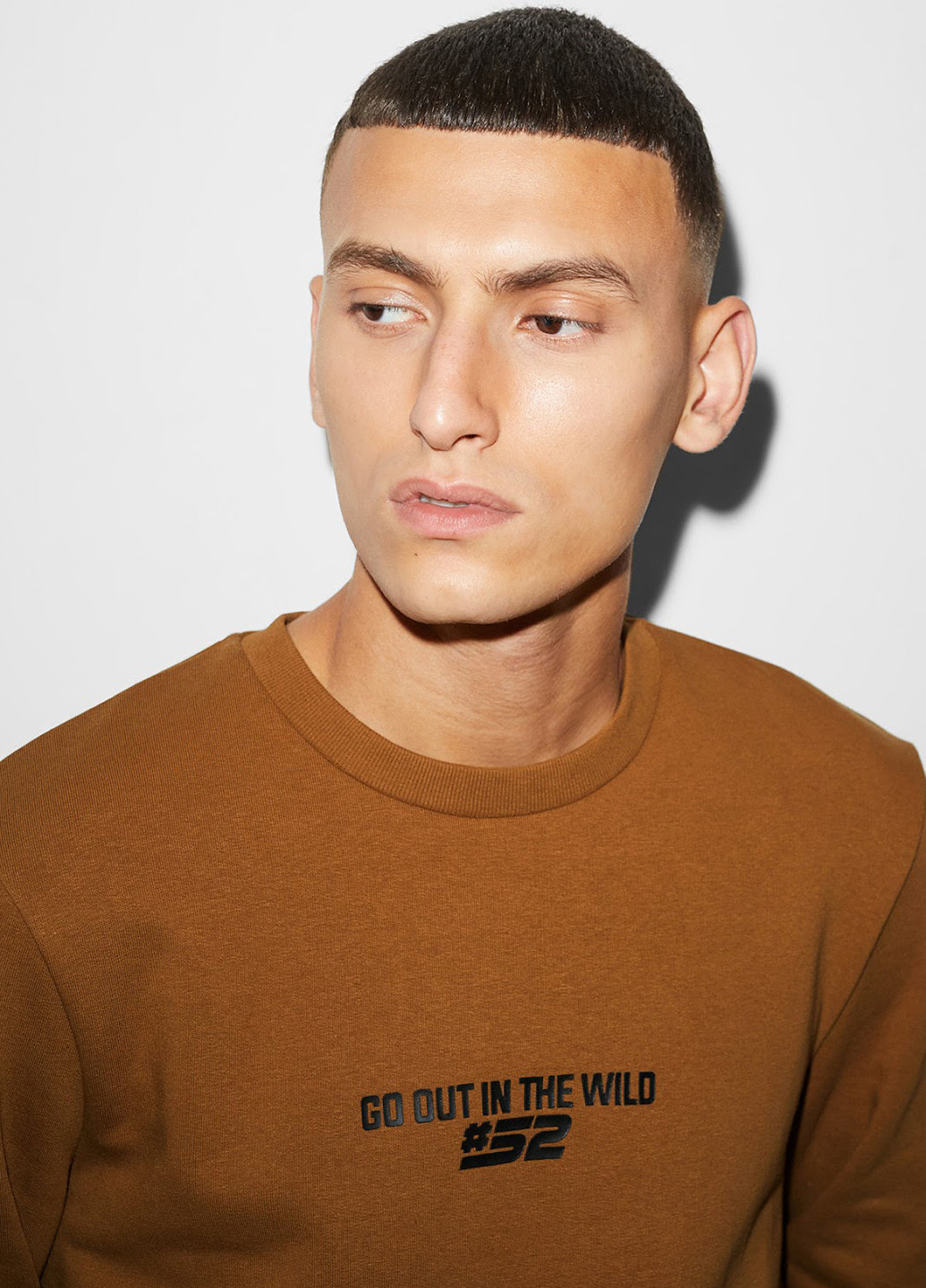 Коричневый свитшот C&A надпись без декора (322987249)