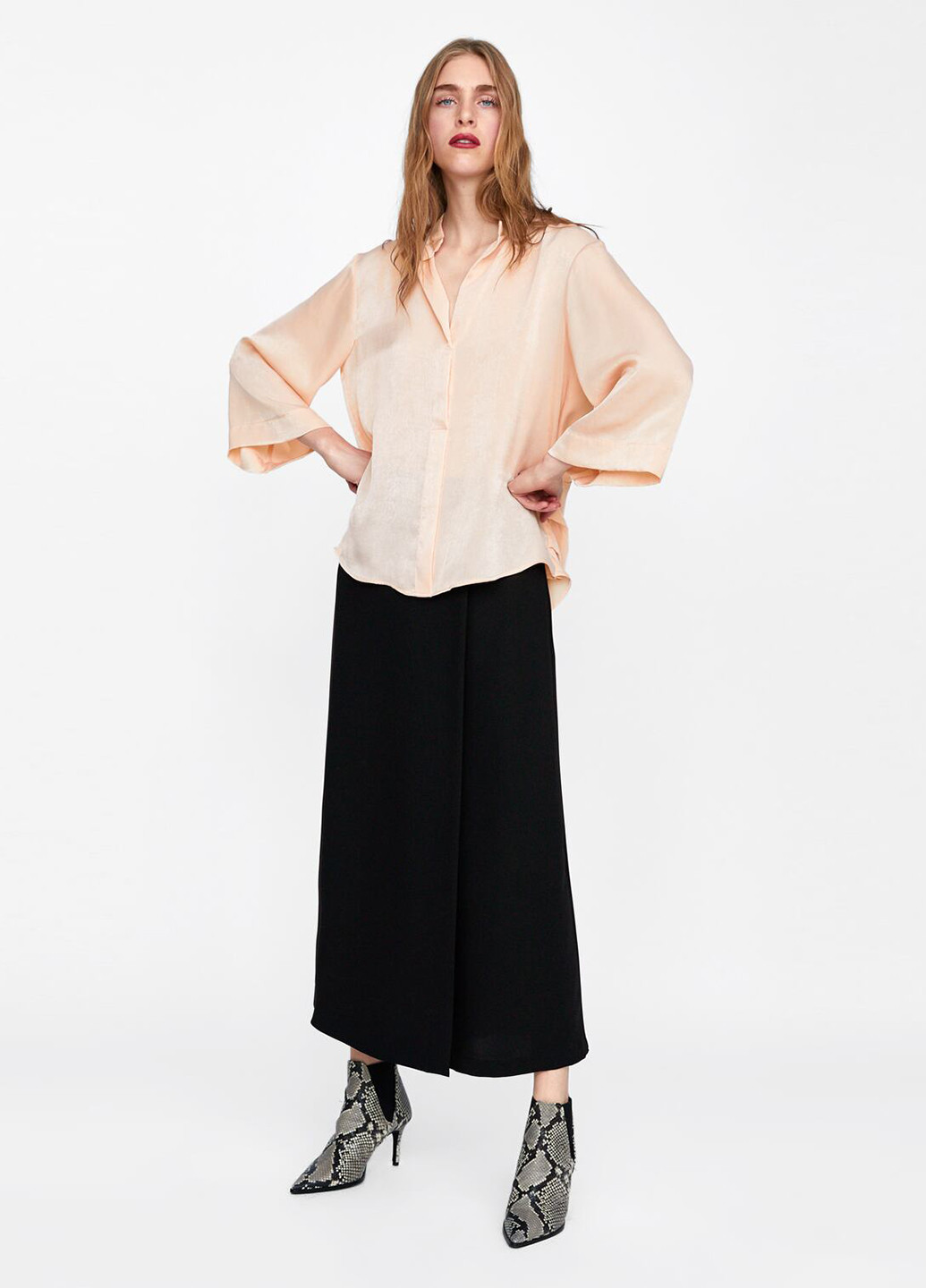 Пудрова демісезонна блуза Zara