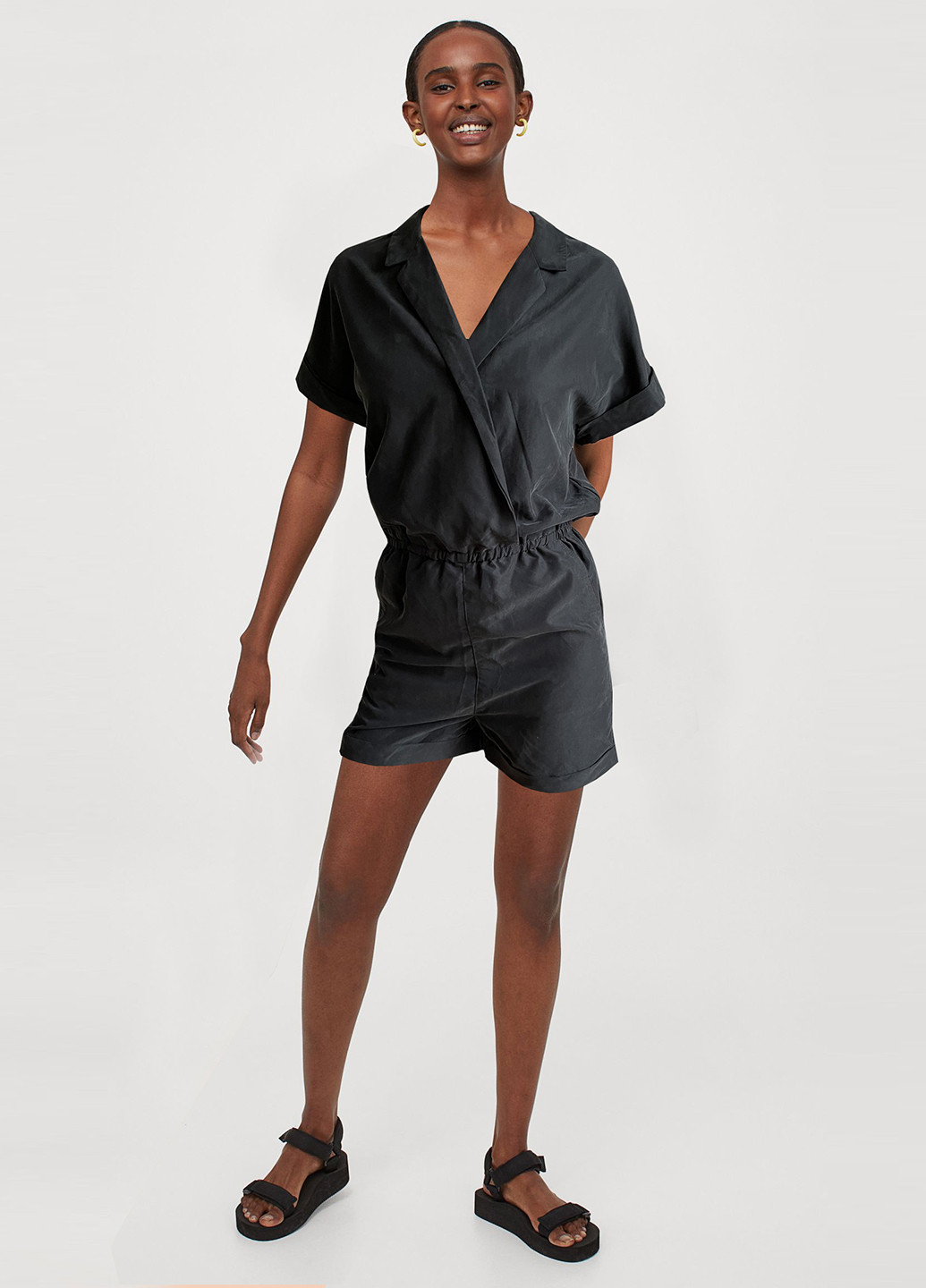 Комбинезон H&M комбинезон-шорты однотонный тёмно-серый кэжуал полиэстер