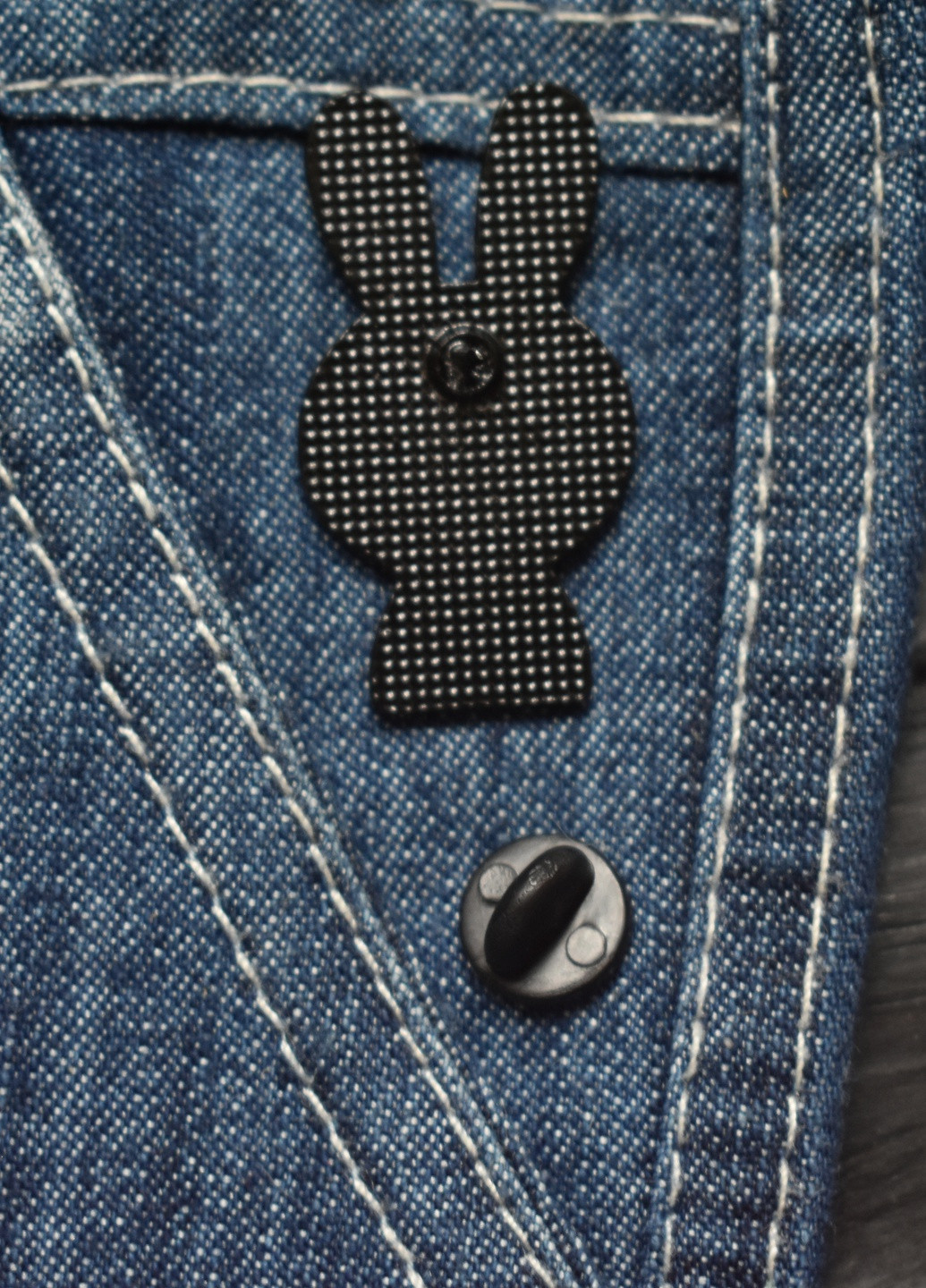 Металлический значок, пин, брошь "Заяц в маске" Westwood Decor (252723541)