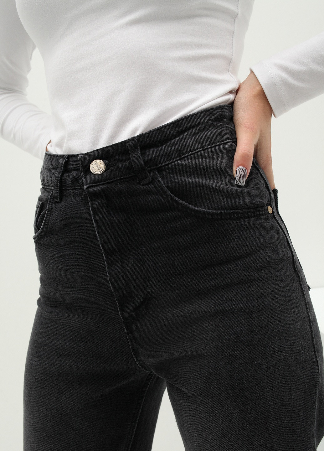 Черные демисезонные джинсы Kilroy