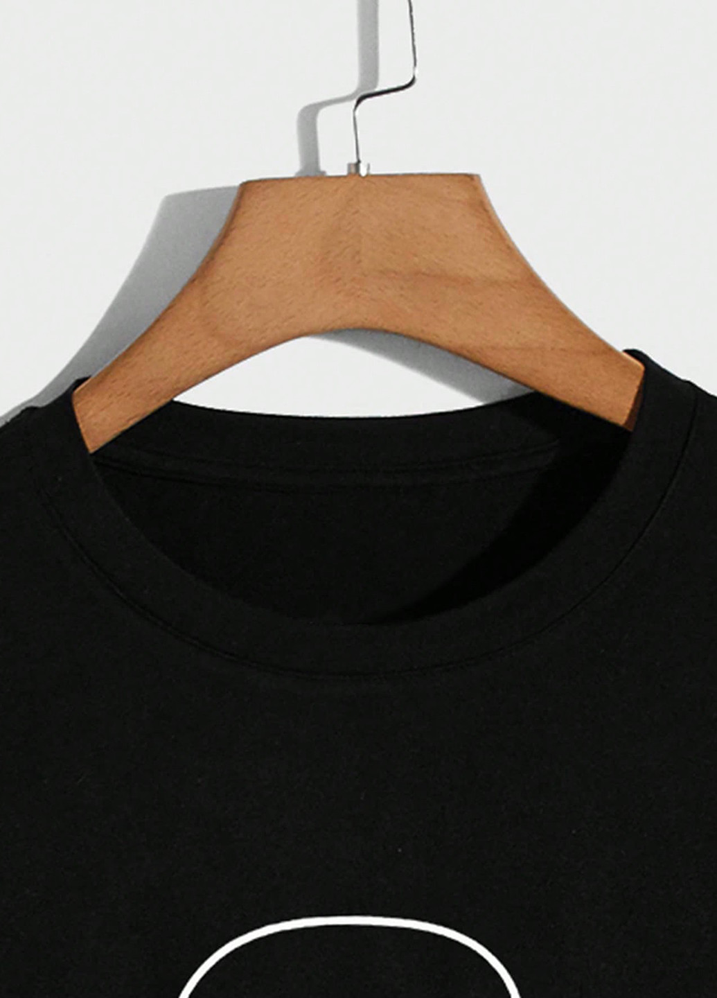 Чорна футболка SHEIN