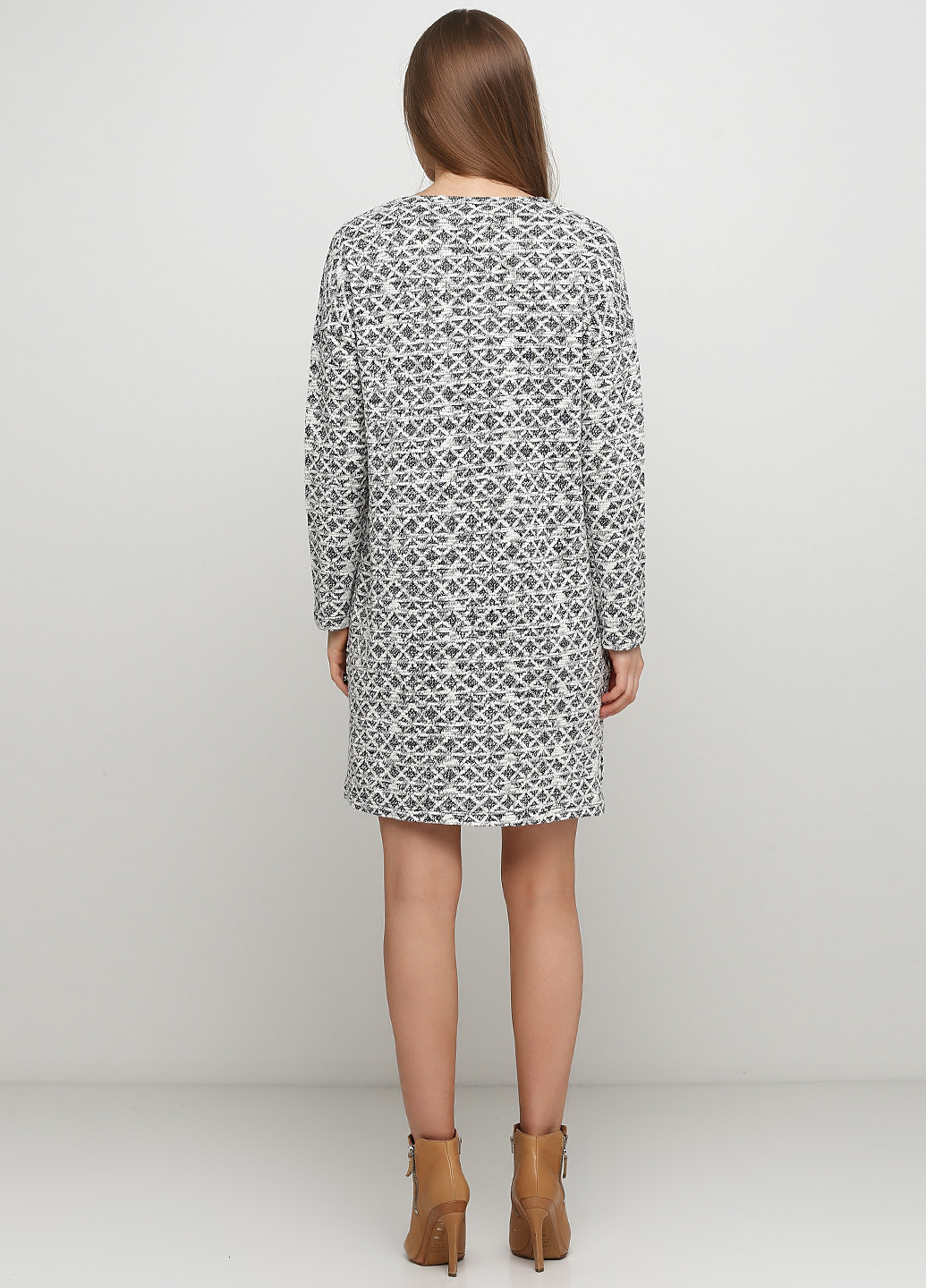 Серое кэжуал платье платье-свитер Malahierda с геометрическим узором