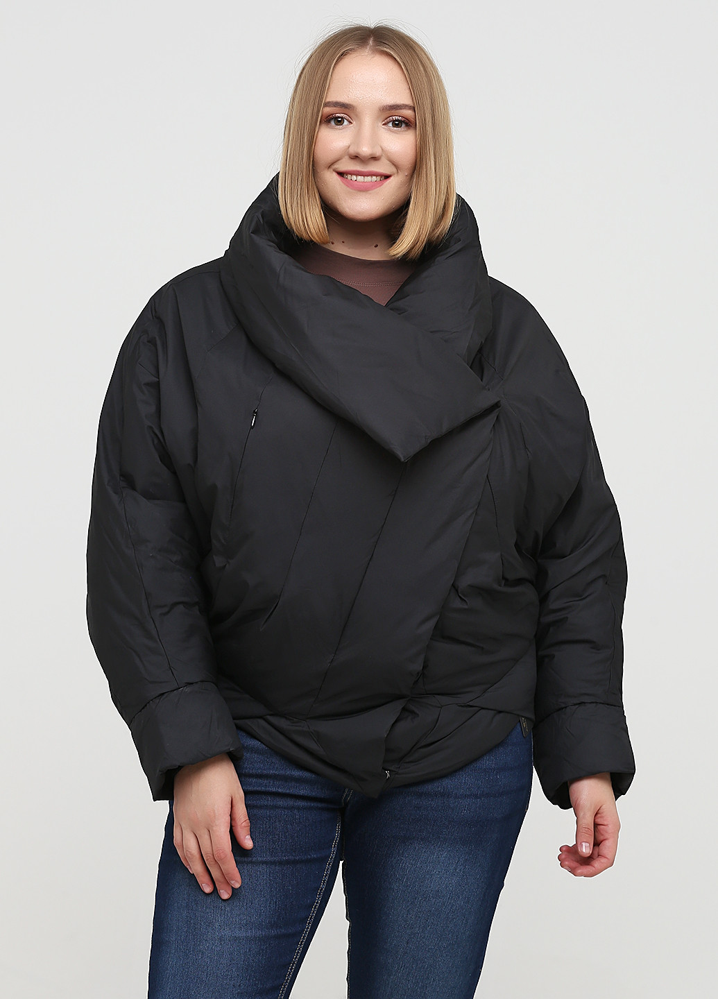 Чорна зимня куртка Tongcoi