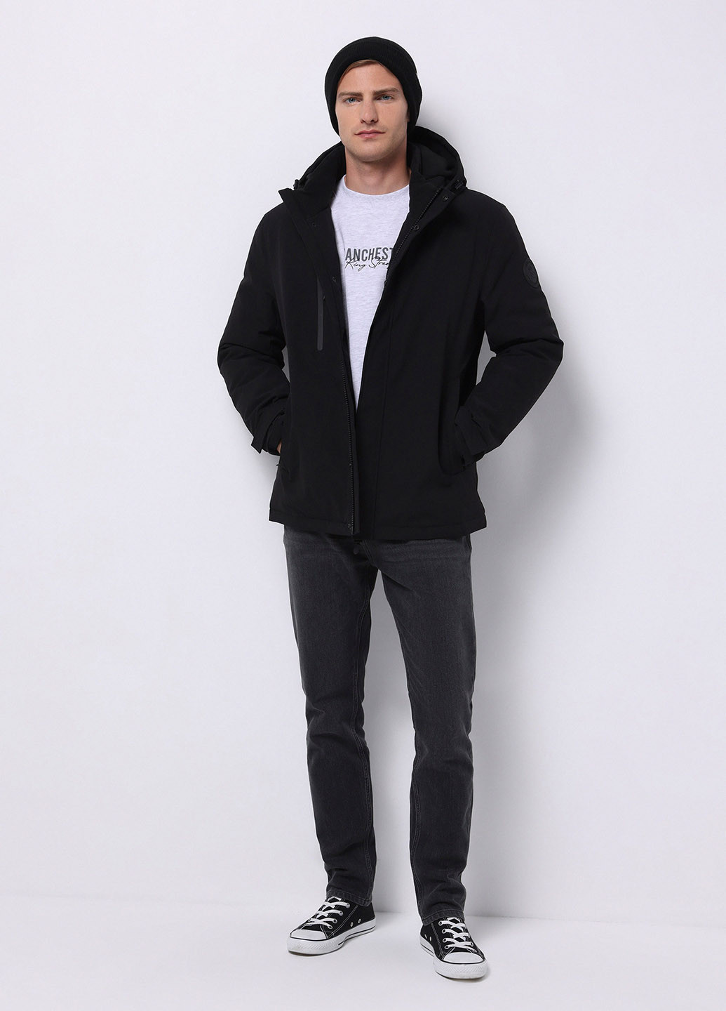 Чорна зимня куртка Colin's