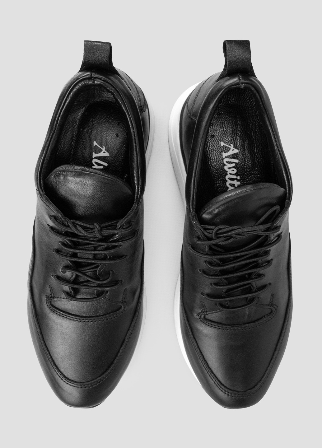 Черные демисезонные кроссовки Alvito