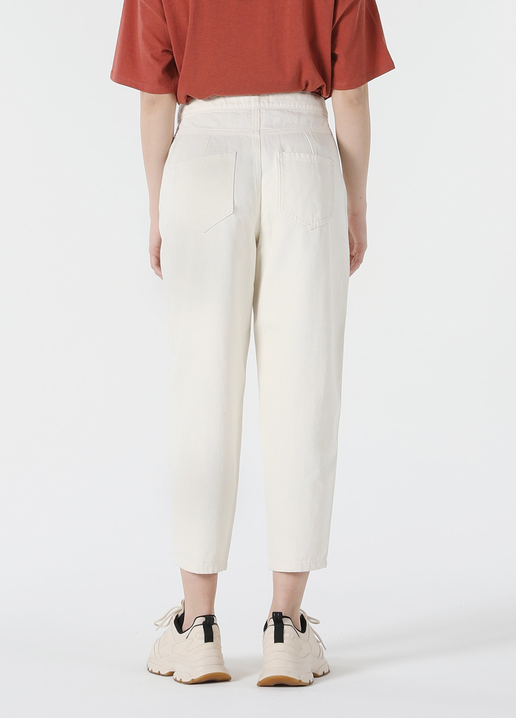 Белые джинсовые демисезонные укороченные, зауженные брюки Colin's