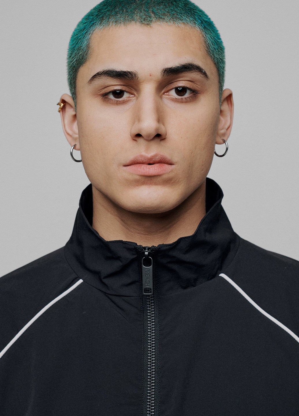 Чорна демісезонна вітровка Preach