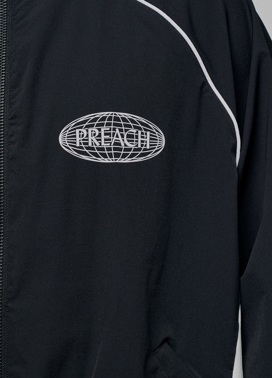 Чорна демісезонна вітровка Preach