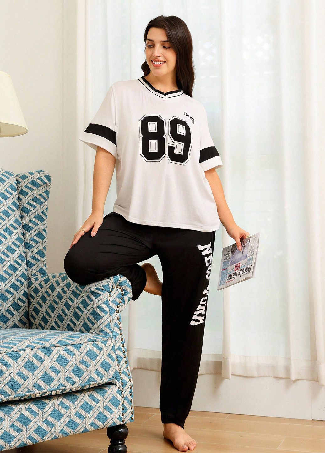 Черно-белый демисезонный комплект (футболка, брюки) SHEIN