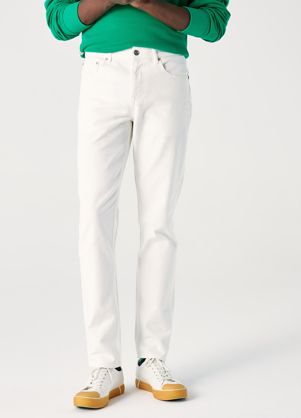 Белые демисезонные слим джинсы Lacoste