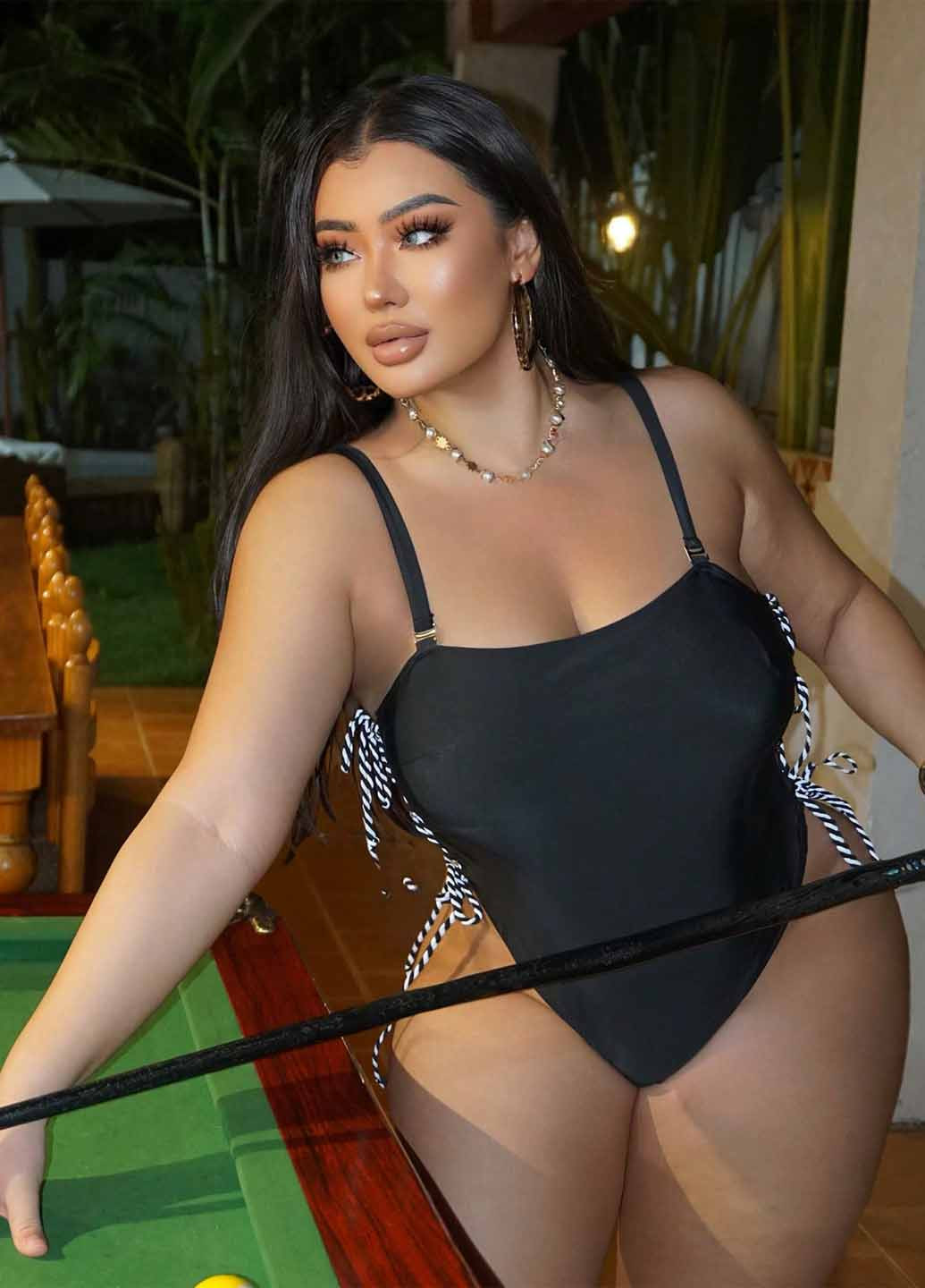 Комбинированный летний купальник слитный, бандо, майо SHEIN