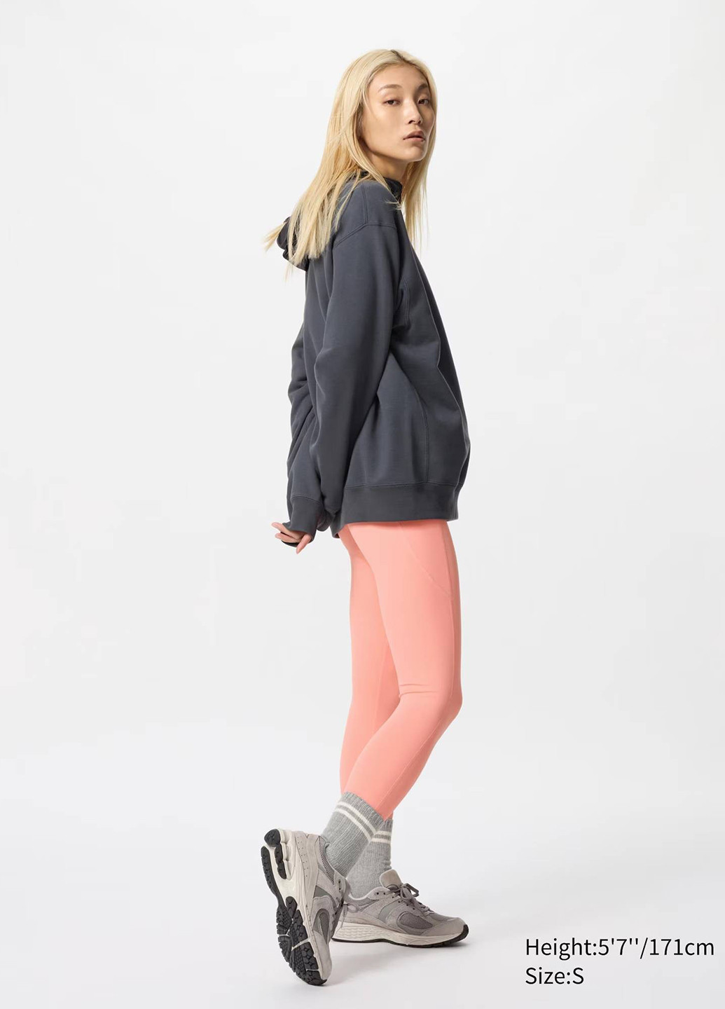 Персиковые демисезонные леггинсы Uniqlo