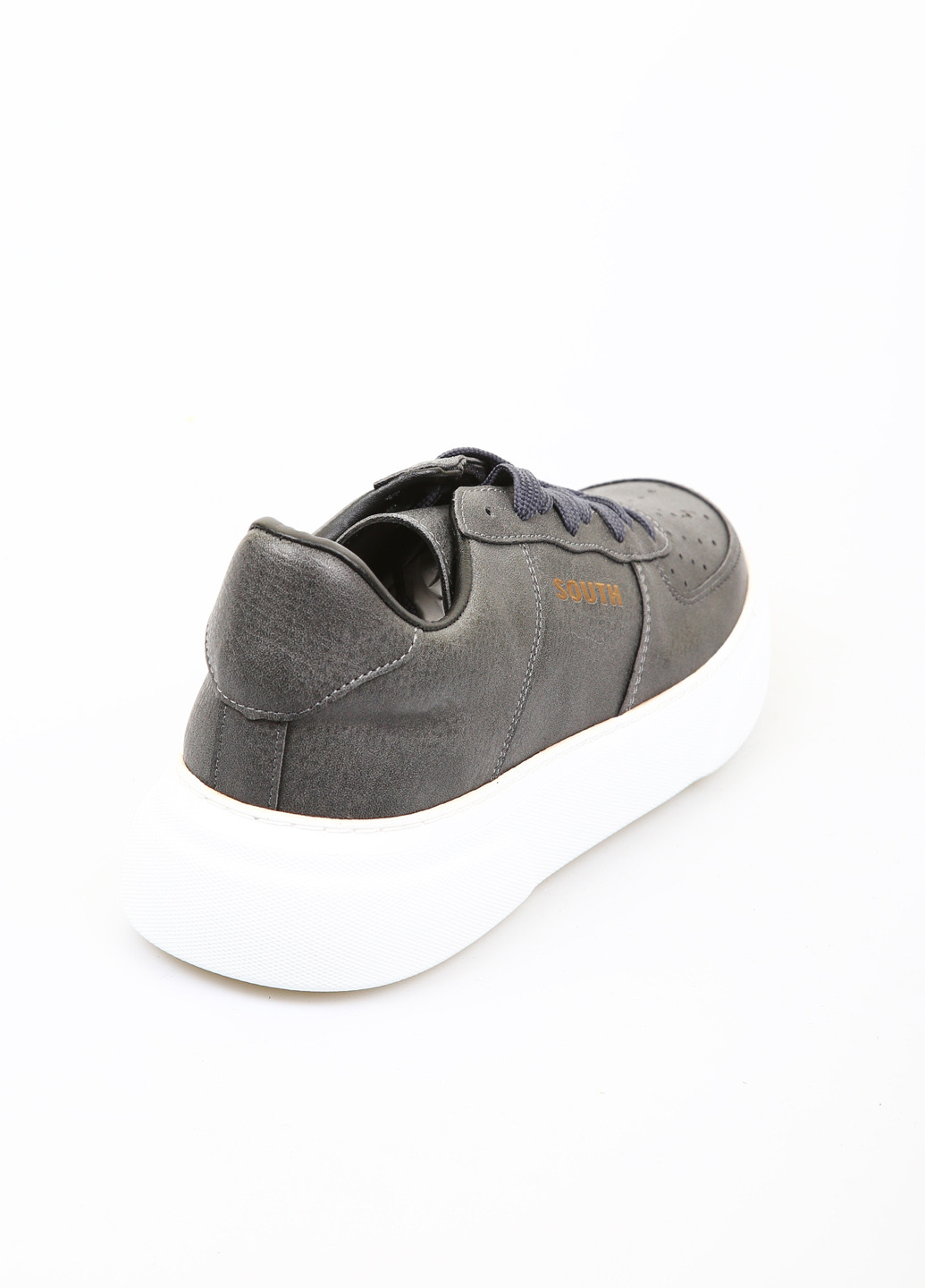 Серые всесезонные кроссовки South
