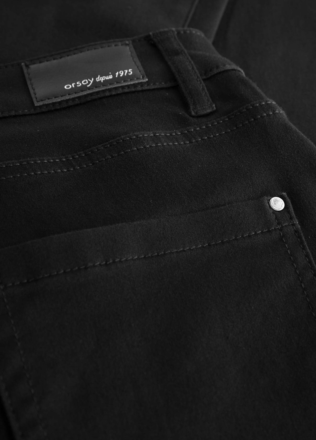 Черные кэжуал демисезонные зауженные брюки Orsay