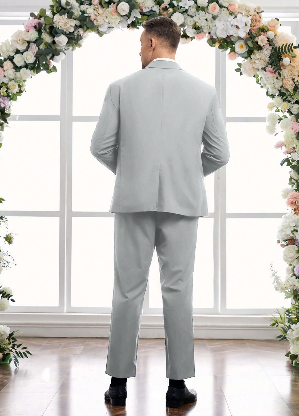 Светло-серый демисезонный костюм (пиджак, брюки, жилет) тройка SHEIN