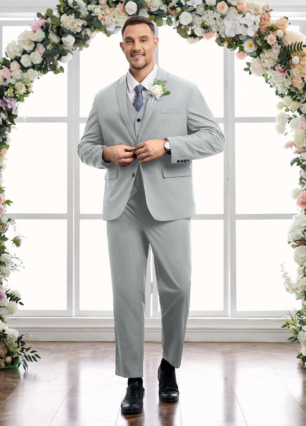 Светло-серый демисезонный костюм (пиджак, брюки, жилет) тройка SHEIN