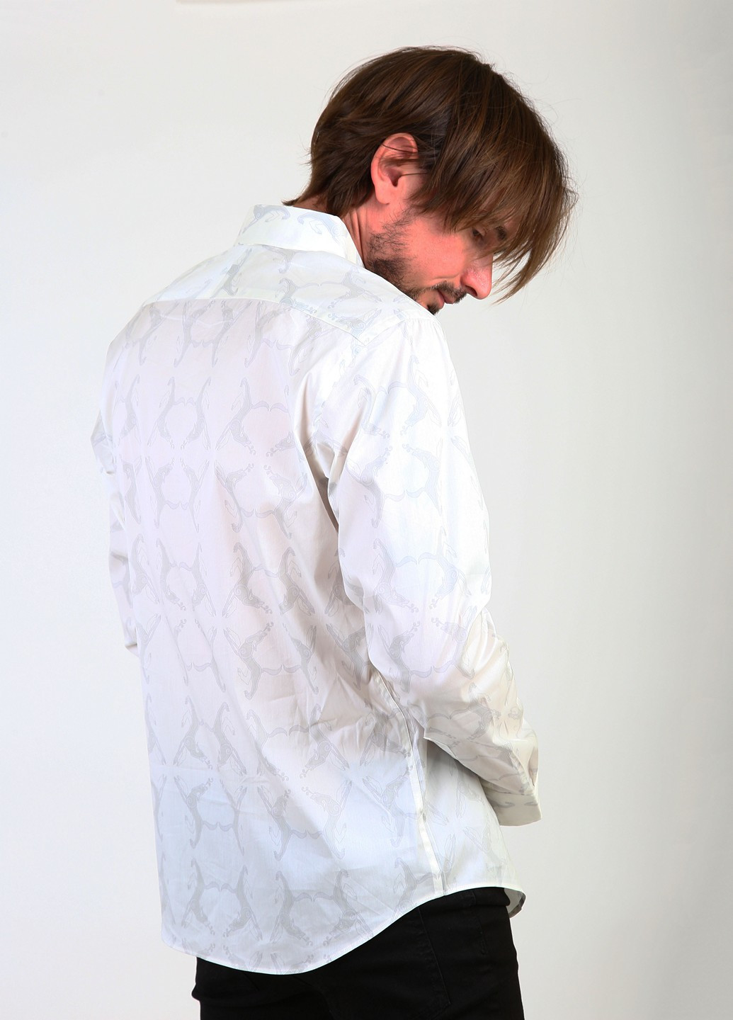 Белая рубашка с орнаментом August Mcgregor