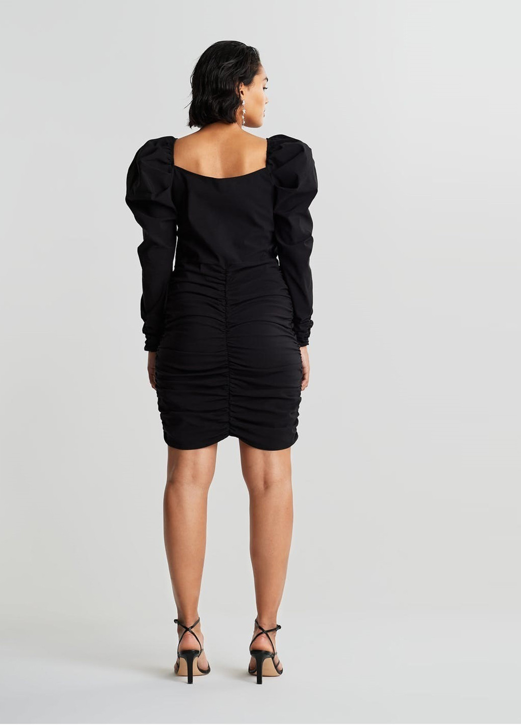 Черное кэжуал платье футляр Gina Tricot однотонное