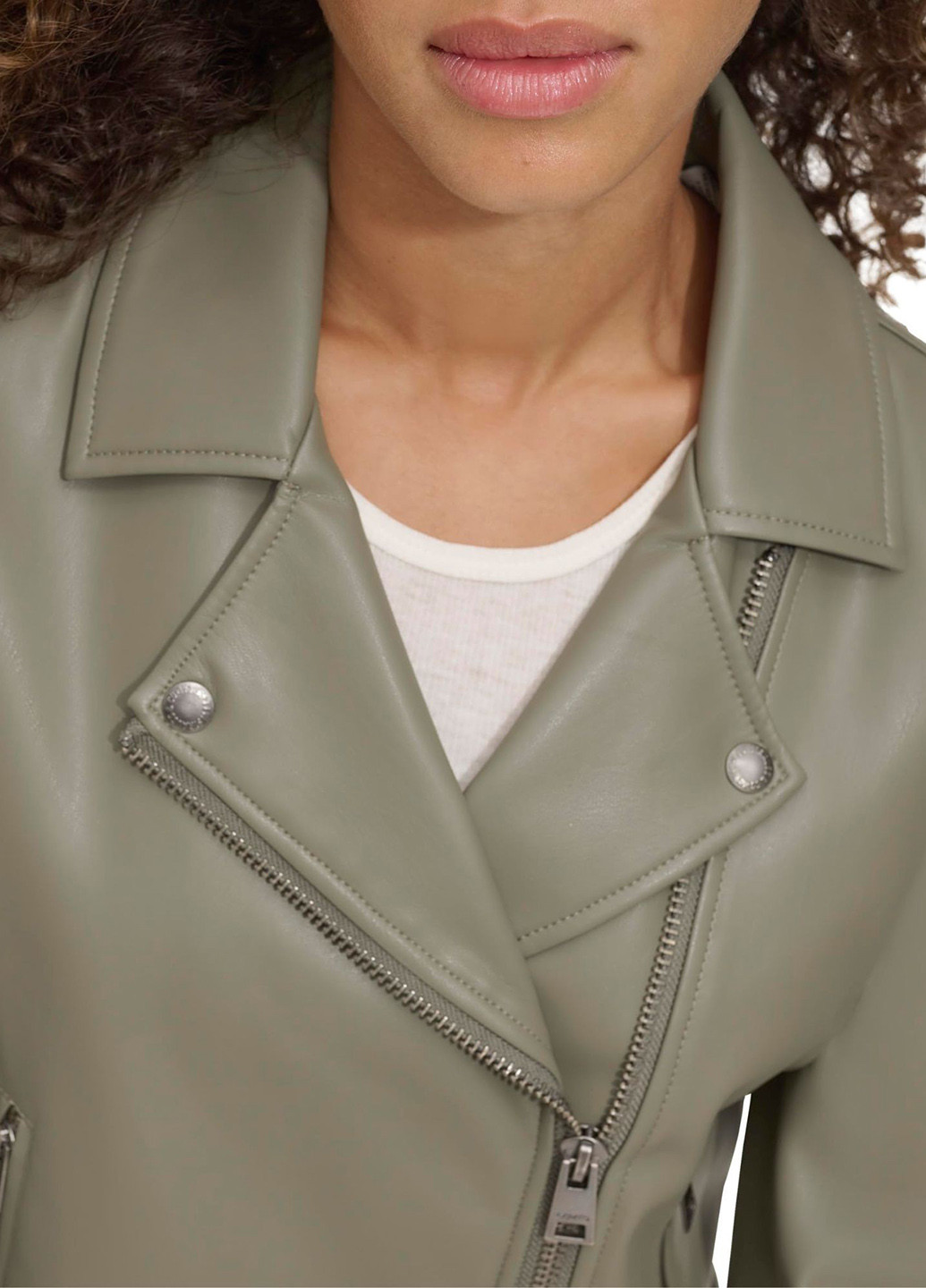 Зеленая демисезонная куртка косуха Levi's