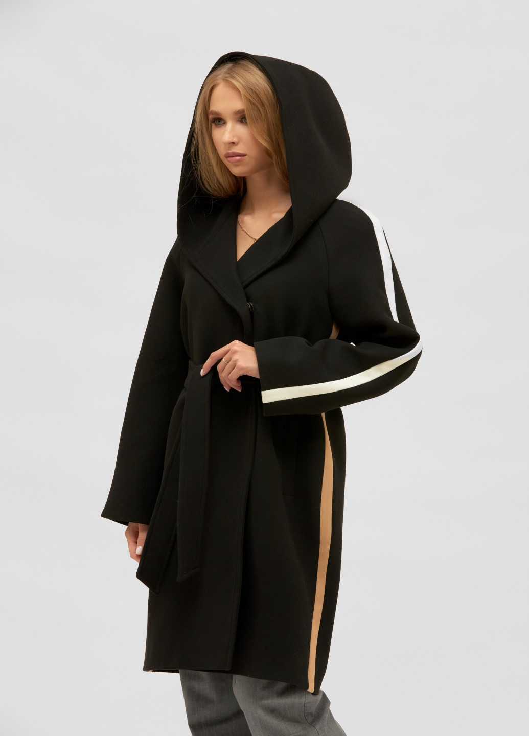 Чорне демісезонне Пальто MN