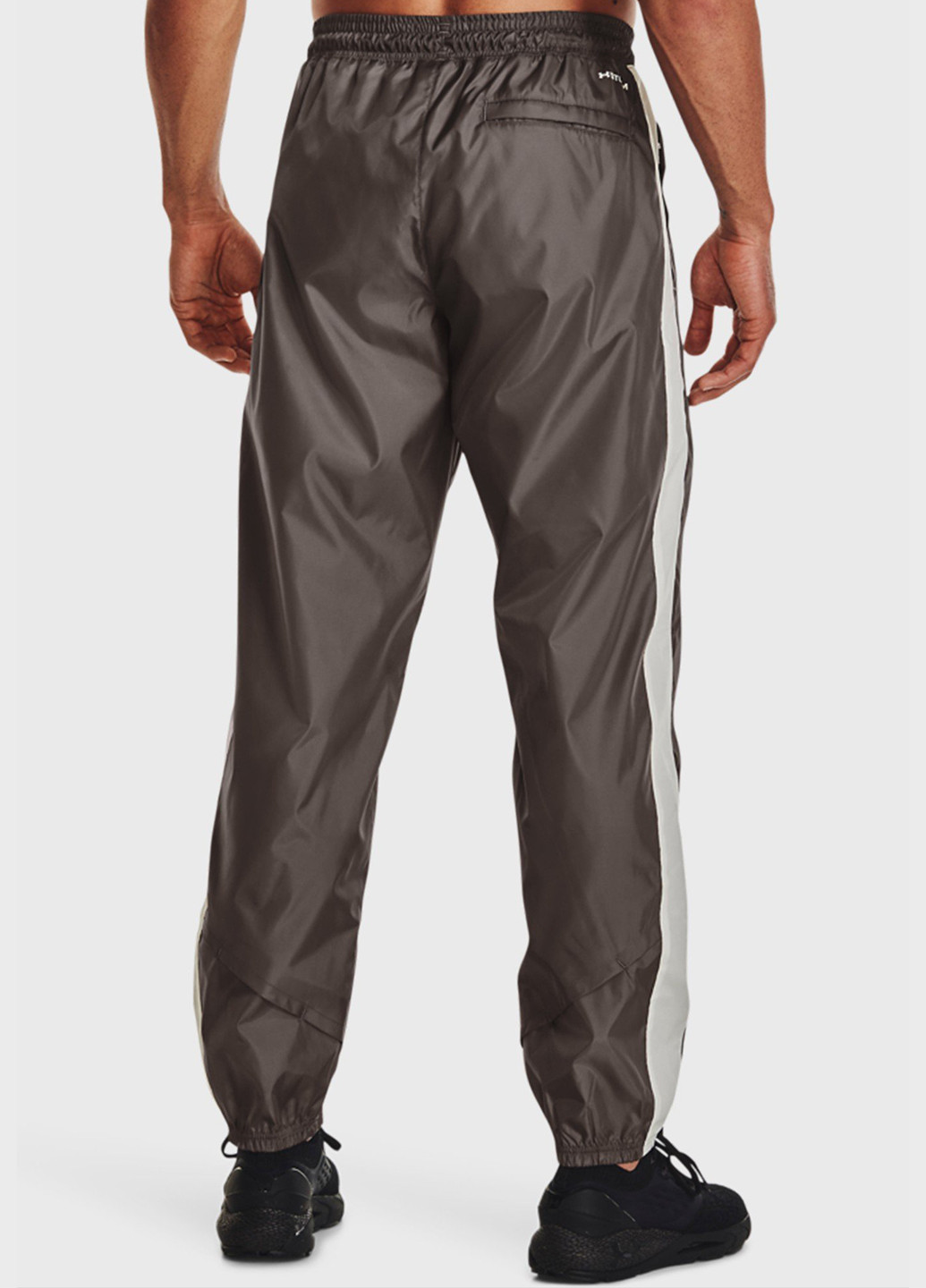 Темно-серые спортивные демисезонные зауженные брюки Under Armour