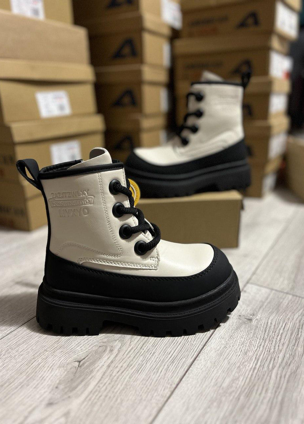 Бежевые кэжуал осенние ботинки Clibee