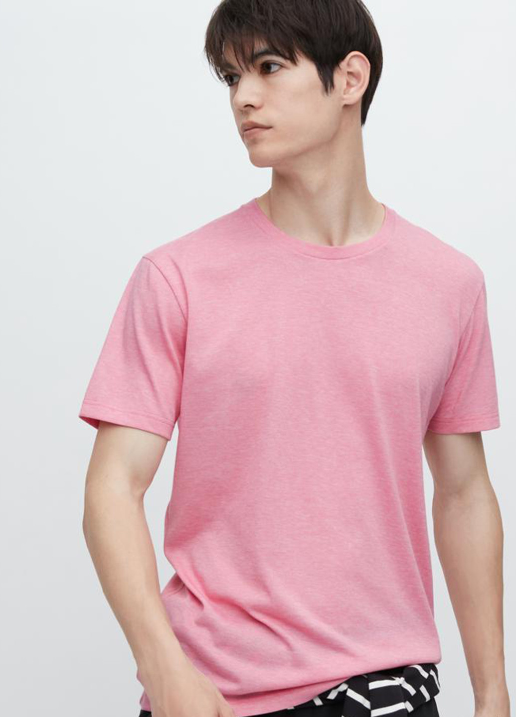 Розовая футболка Uniqlo