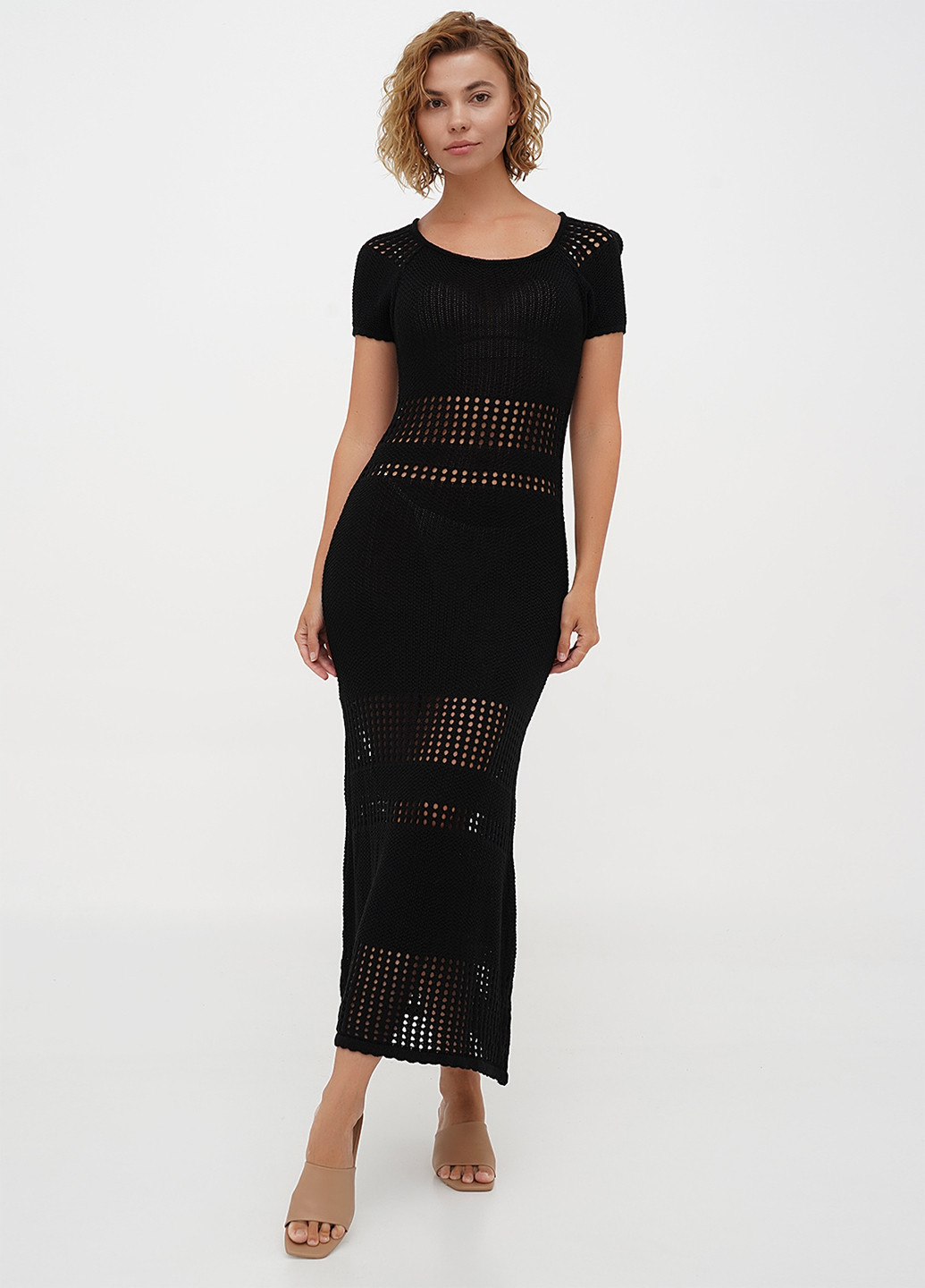 Черное кэжуал платье силуэтная EQUILIBRI однотонное