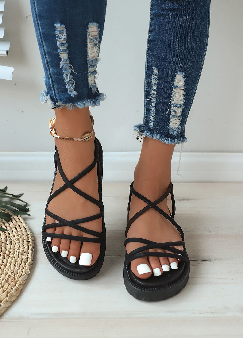 Черные босоножки SHEIN на резинке